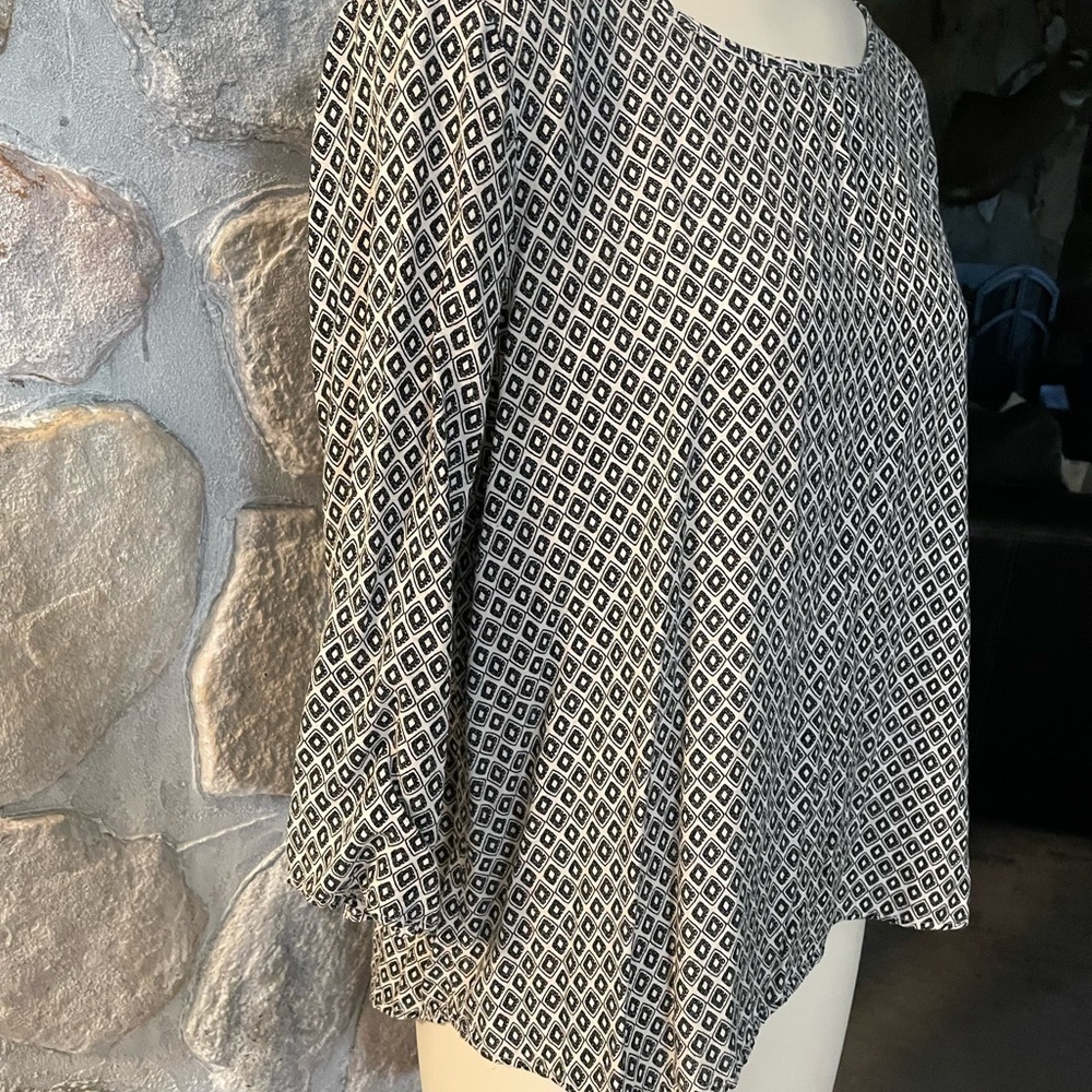 Pink Republic White & Black Geometric Scoop Neck Quarter Length Sleeve Blouse XL - Picture 4 of 14